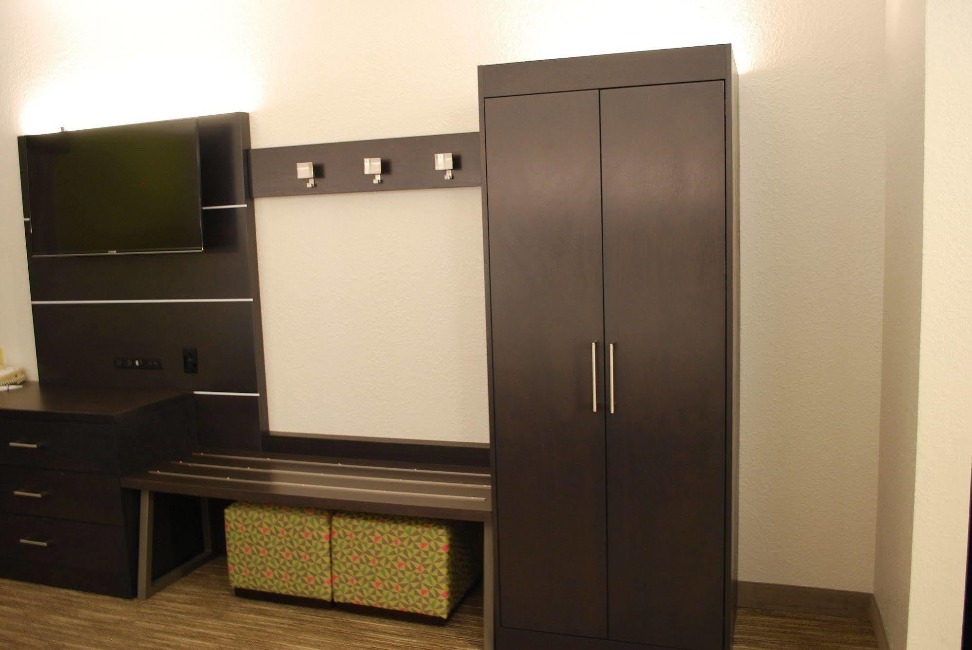 Holiday Inn Express Hotel & Suites Kingsport-Meadowview I-26 By Ihg Экстерьер фото
