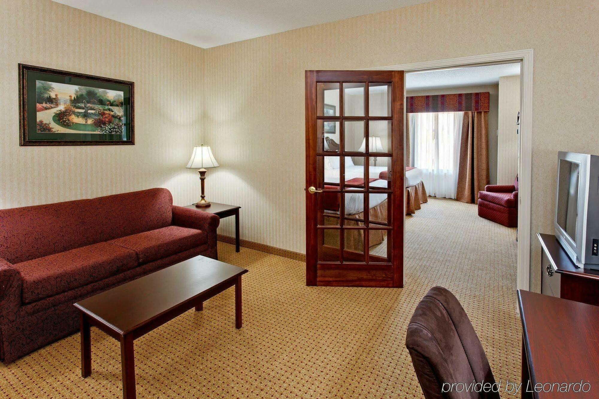 Holiday Inn Express Hotel & Suites Kingsport-Meadowview I-26 By Ihg Экстерьер фото